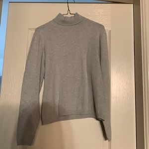 Large grey turtleneck. Great condition barely worn